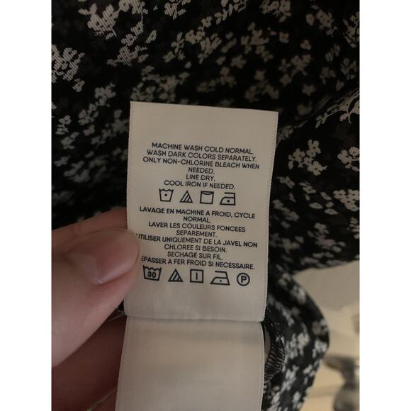 Lands End Black And White Floral XLT Pocket Tshirt - Picture 5 of 8